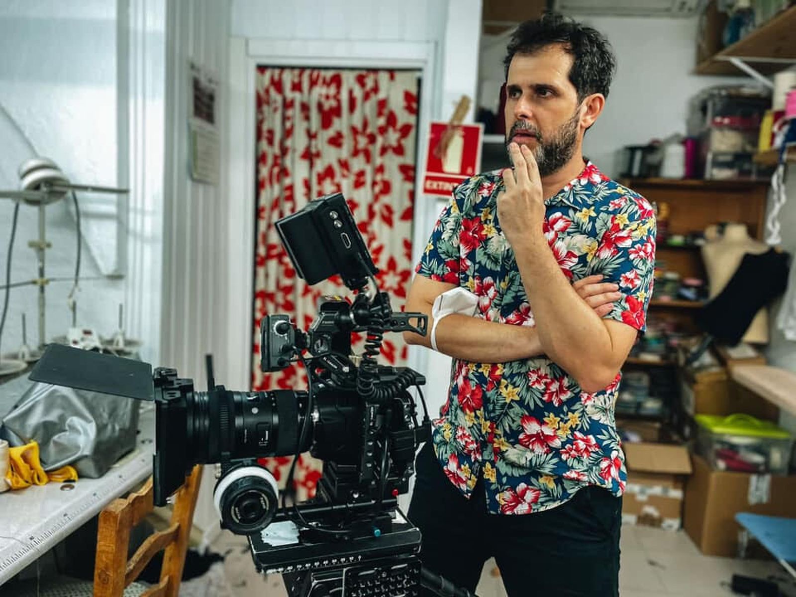 El cineasta Jorge Peña durante el rodaje de la película