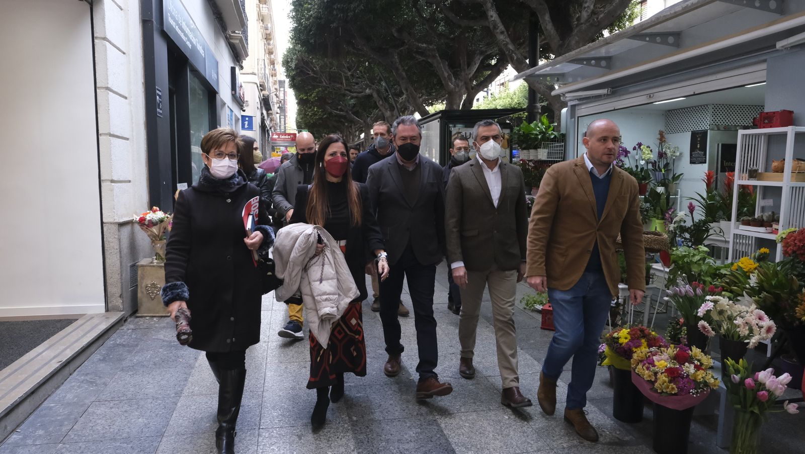 Imágenes de la visita del Secretario General del PSOE-A, Juan Espadas, a Almería.