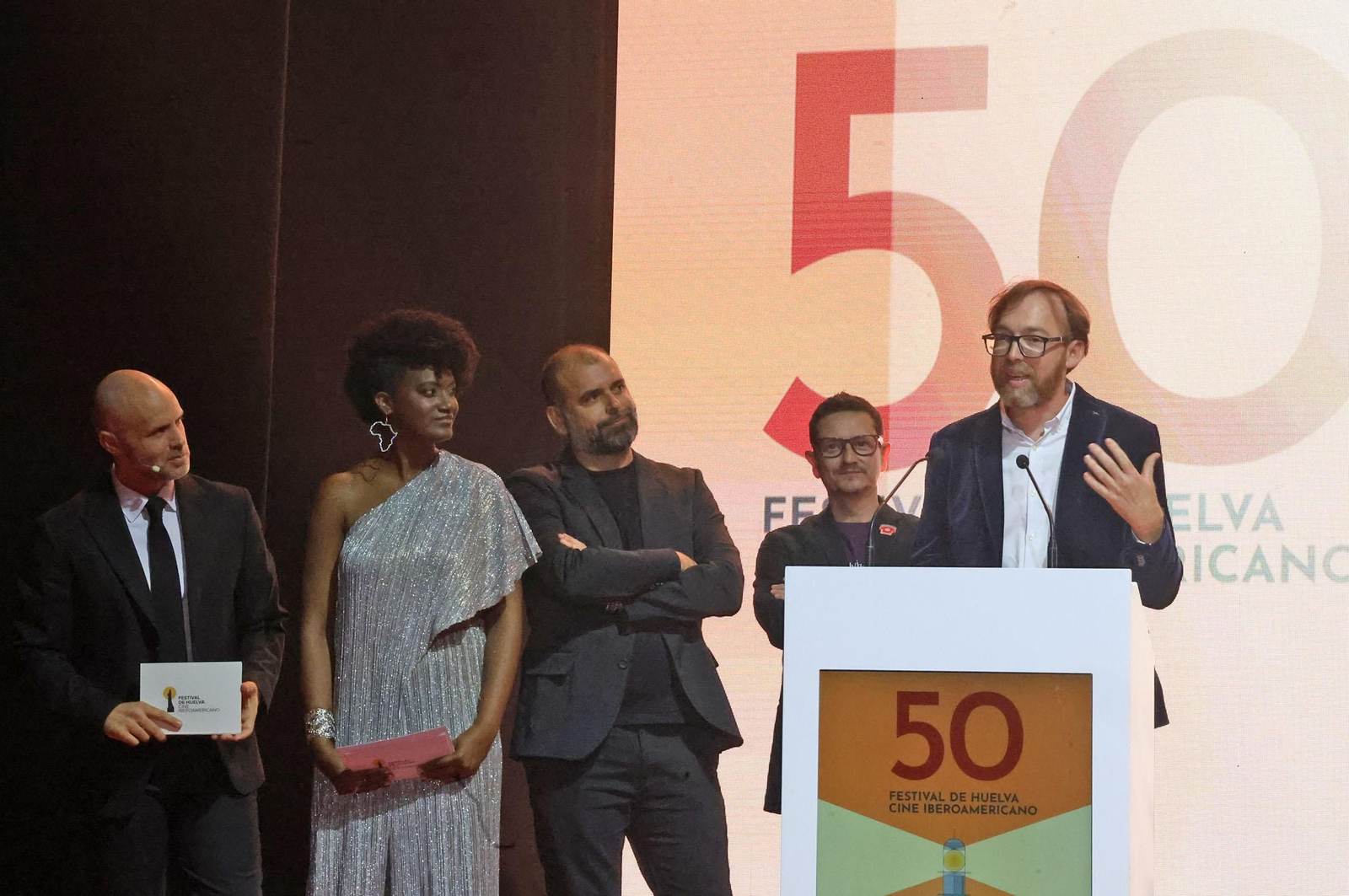 Imágenes de la gala de clausura de la 50 edición del Festival de Huelva Cine Iberoamericano con la entrega del Colón de Oro a la película 'Retrato de um certo oriente' y el Premio Ciudad de Huelva al actor José Coronado
