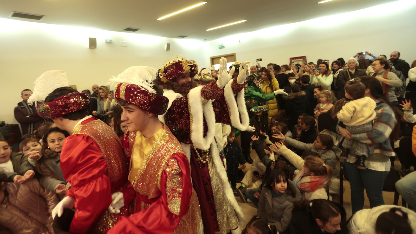 Las fotos de la recepción a los Reyes Magos en el ayuntamiento de La Línea