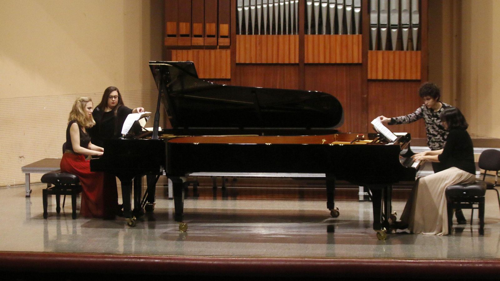 Dúo Bizjak, en un recital en 2015 en el auditorio del Conservatorio Superior.
