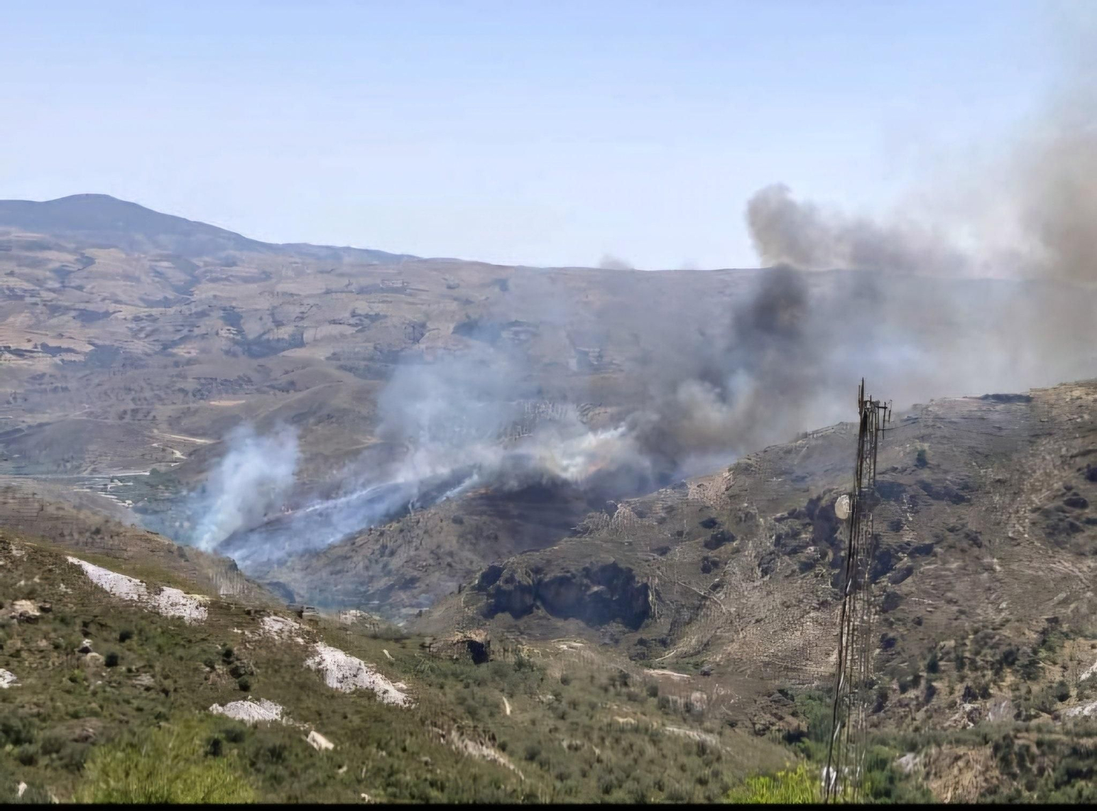 Imagen del incendio declarado en Cádiar