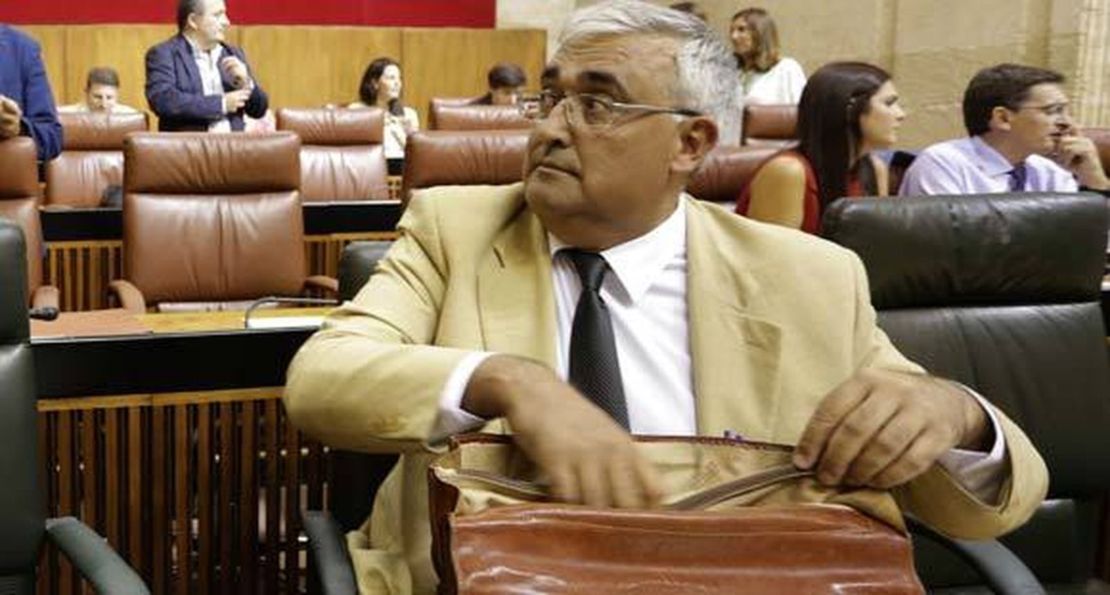 La Fiscalía prorroga por seis meses la investigación de la denuncia contra Ramírez de Arellano