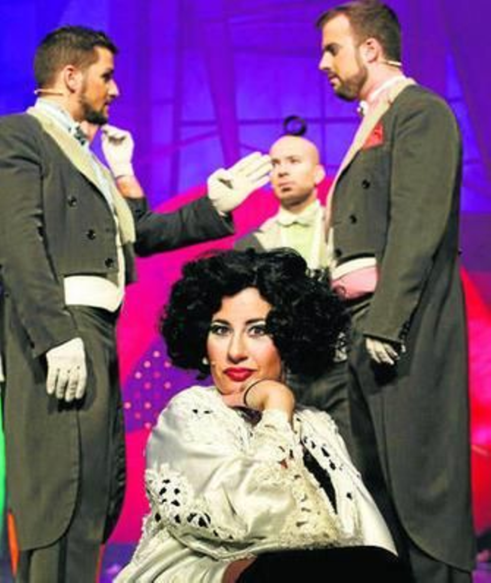 "Lo que enseña 'The Hole' es que la vida son dos días y hay que reírse"