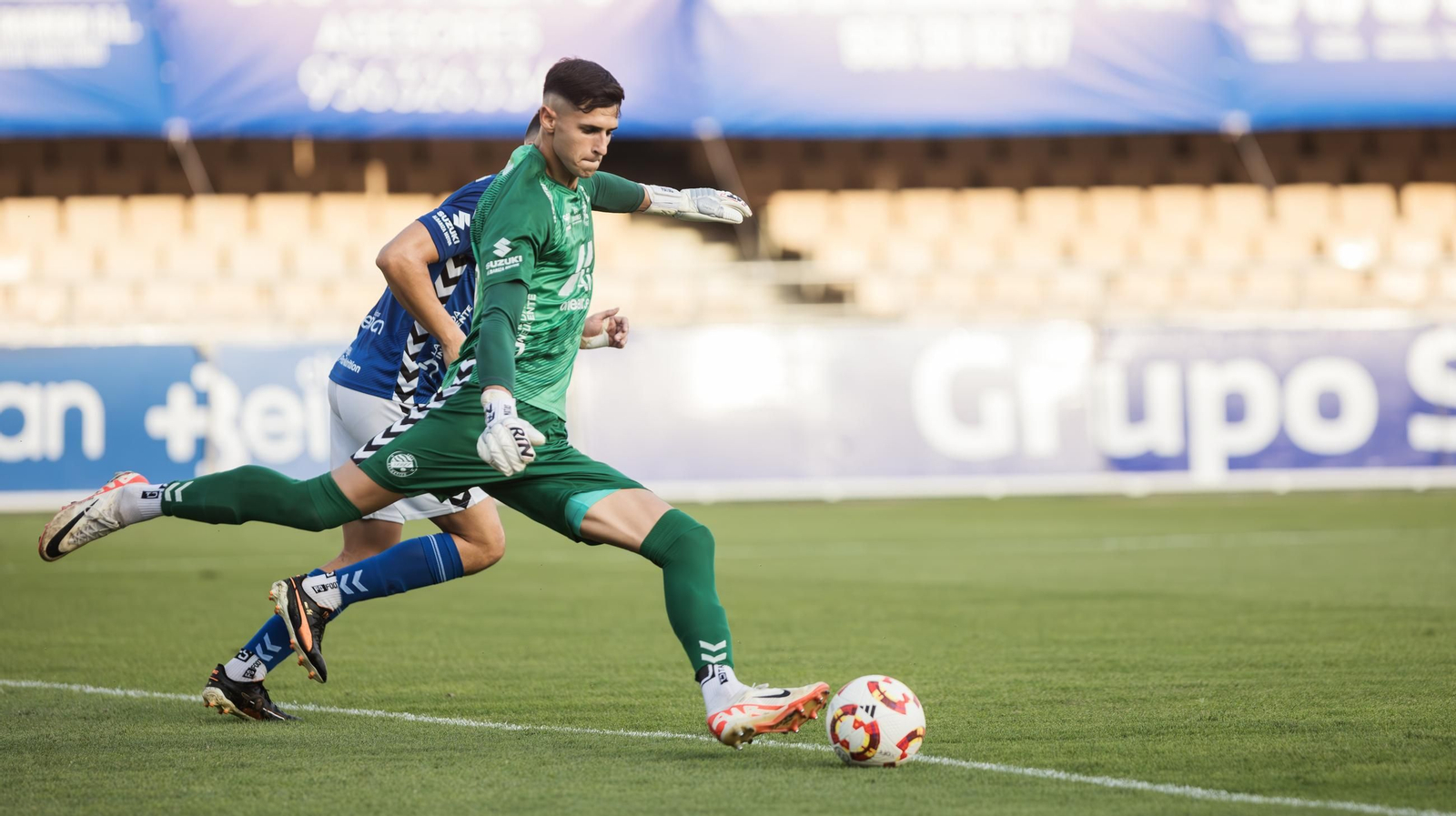Imágenes del triunfo del Xerez DFC en el 34 Trofeo de la Vendimia