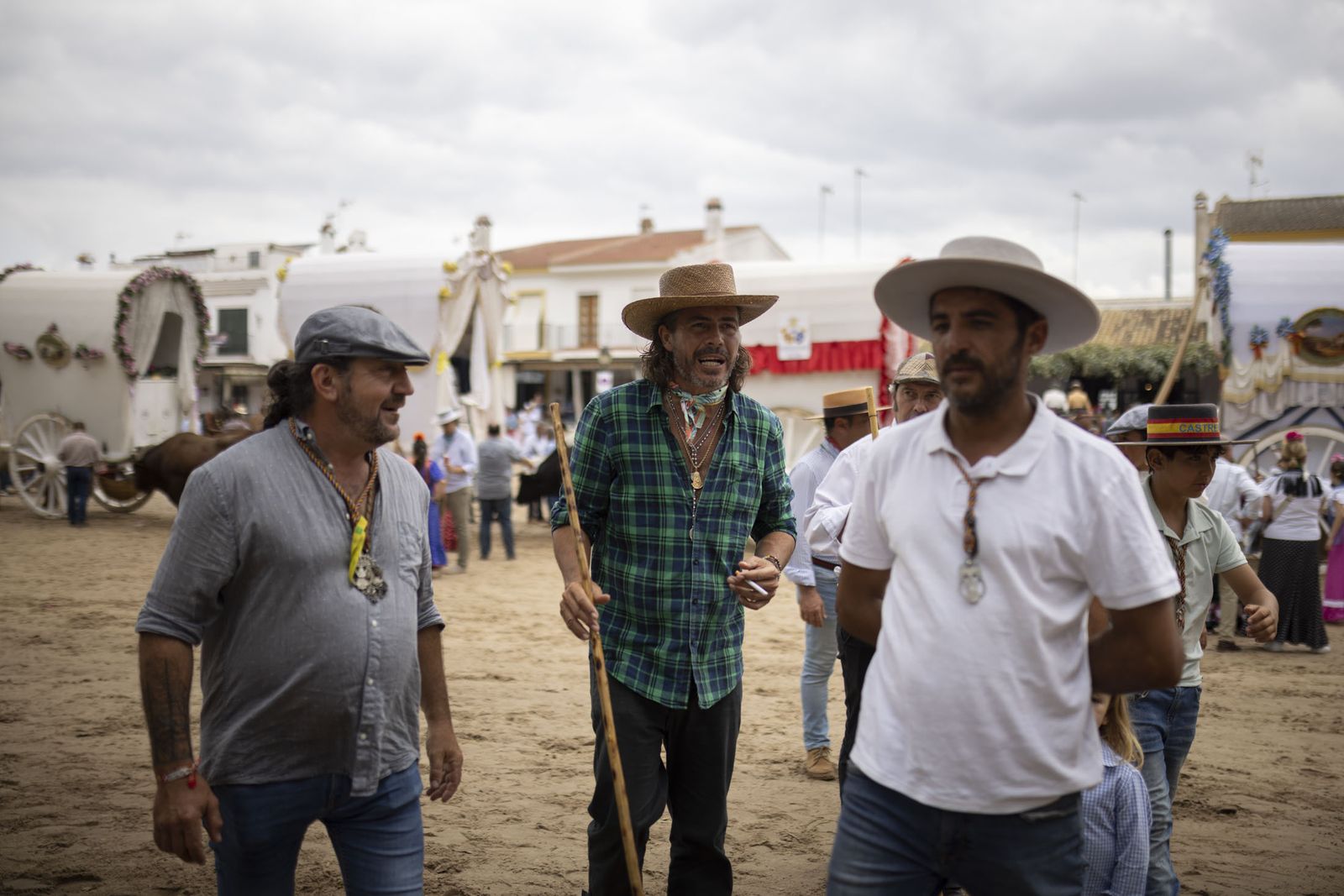 El Rocío 2023: Imágenes de ambiente en la aldea durante la presentación de las Hermandades