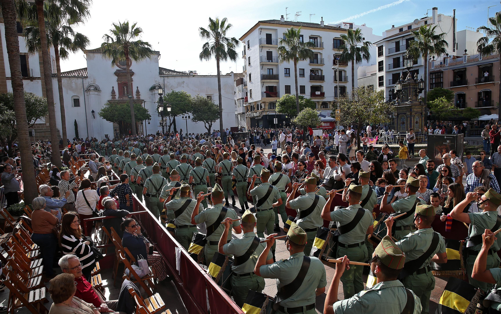 Fotos del Lunes Santo en Algeciras: Coronado de Espinas y La Columna