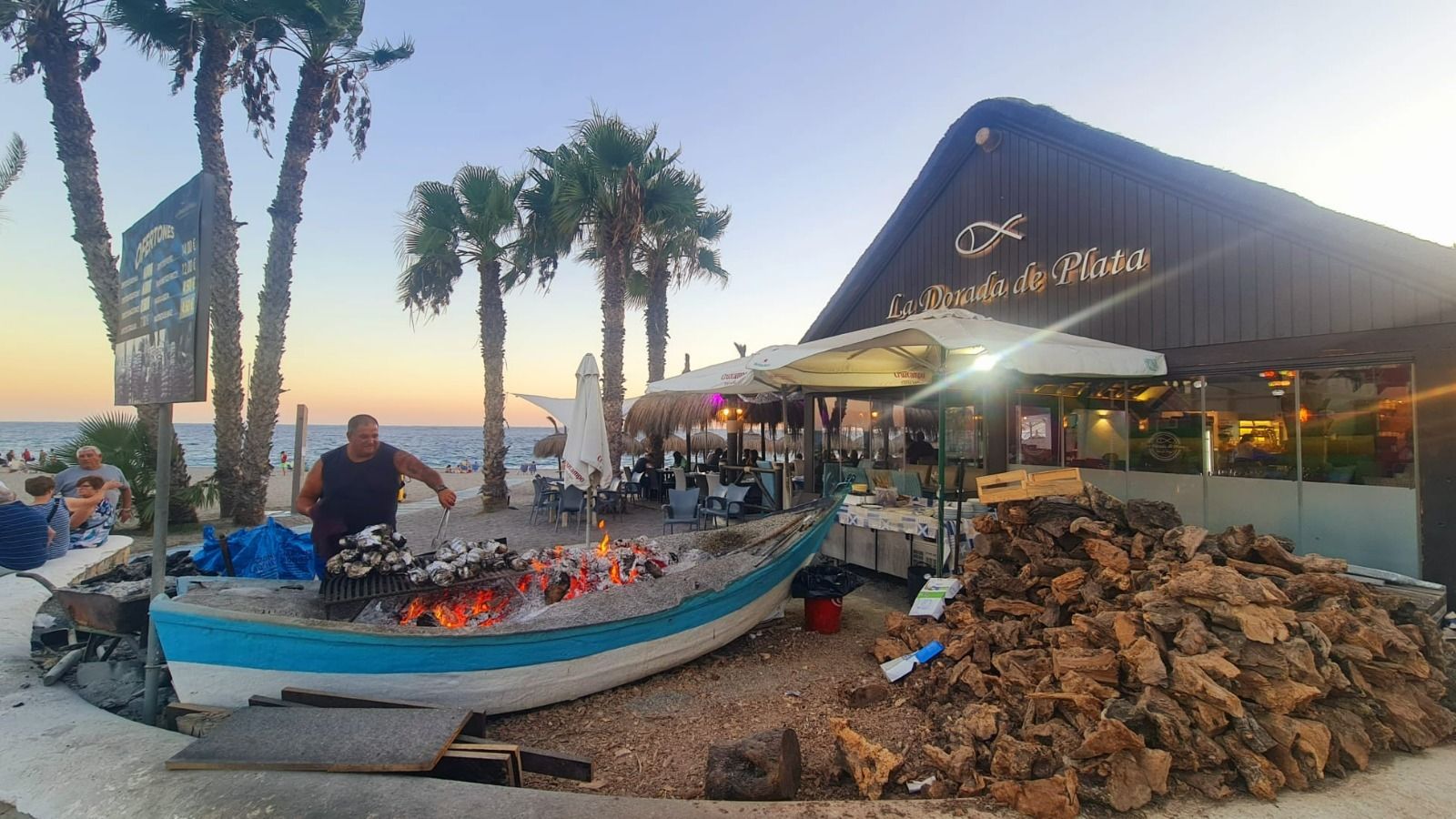 Los chiringuitos califican como "muy bueno" el mes de agosto y confían en mantener la tendencia en septiembre