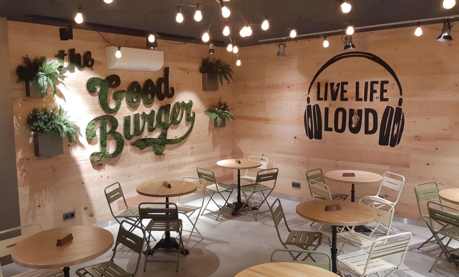 Interior del nuevo restaurante abierto por Restalia en Portugal.