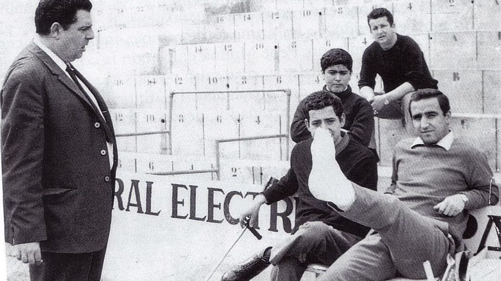 Chuzo, con Juan Cortés en La Rosaleda.