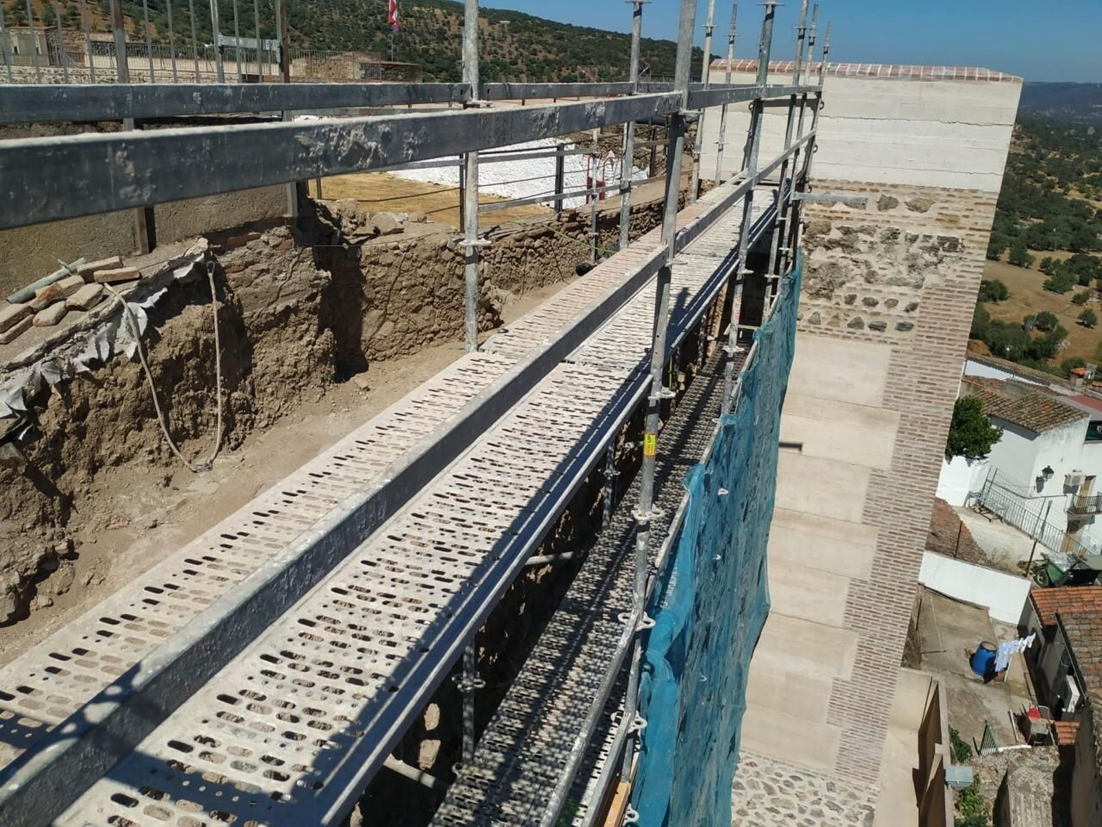 Imagen durante los trabajos de restauración. Imagen durante los trabajos de restauración.