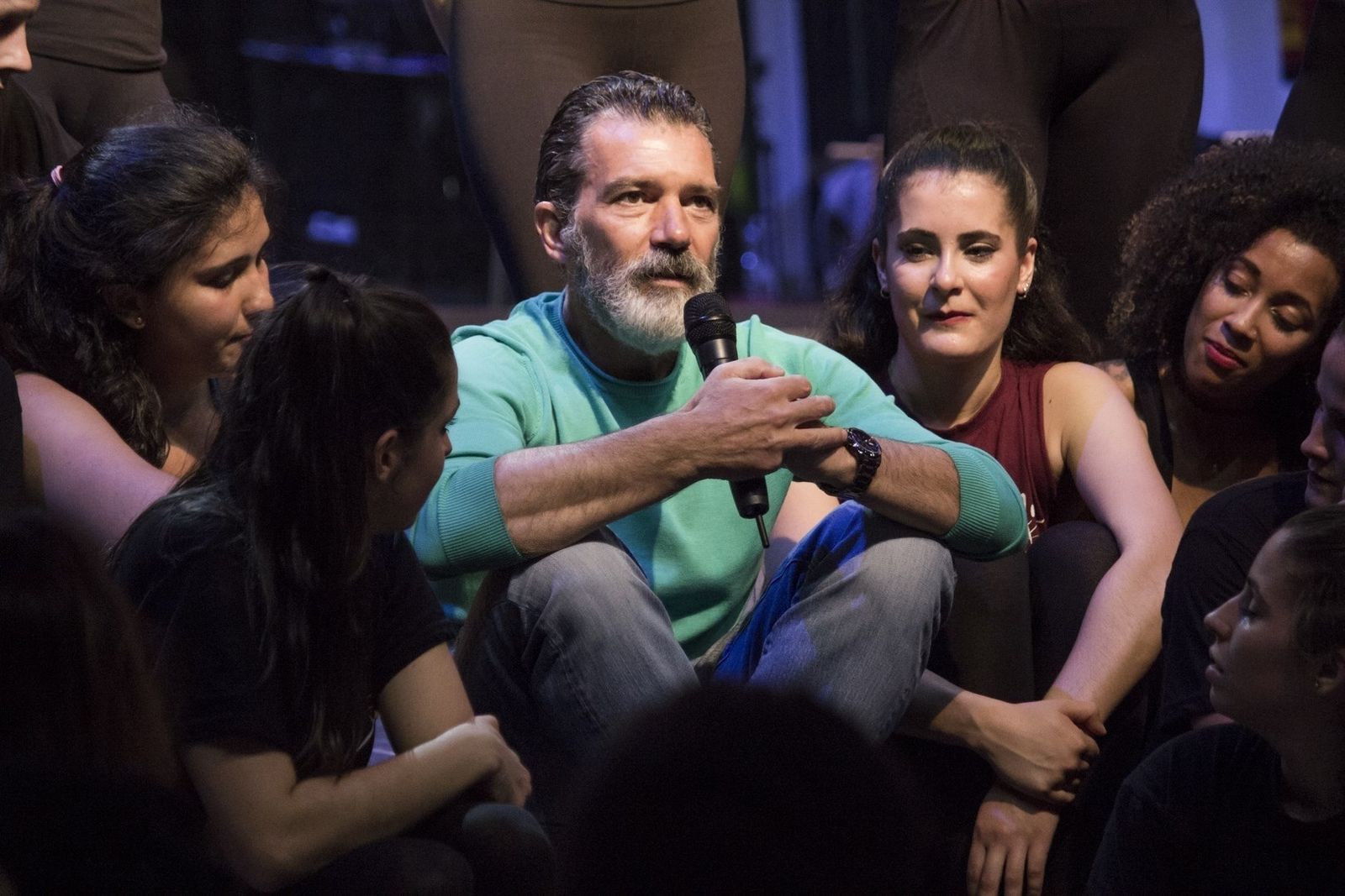 Banderas, durante su visita a los alumnos