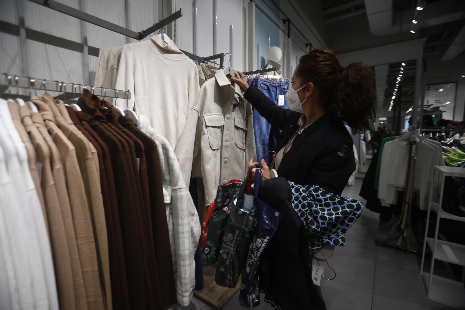 Los últimos días para comprar los regalos de Reyes, en fotografías