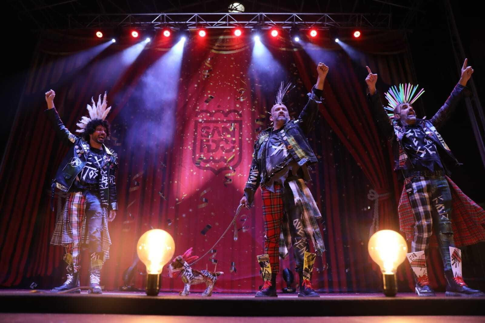 Gran Gala del Carnaval en San Fernando con el cuarteto del Gago y la comparsa de Martínez Ares