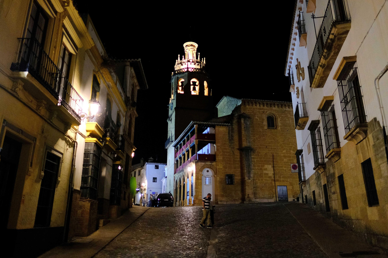 Ronda nocturna, en imágenes
