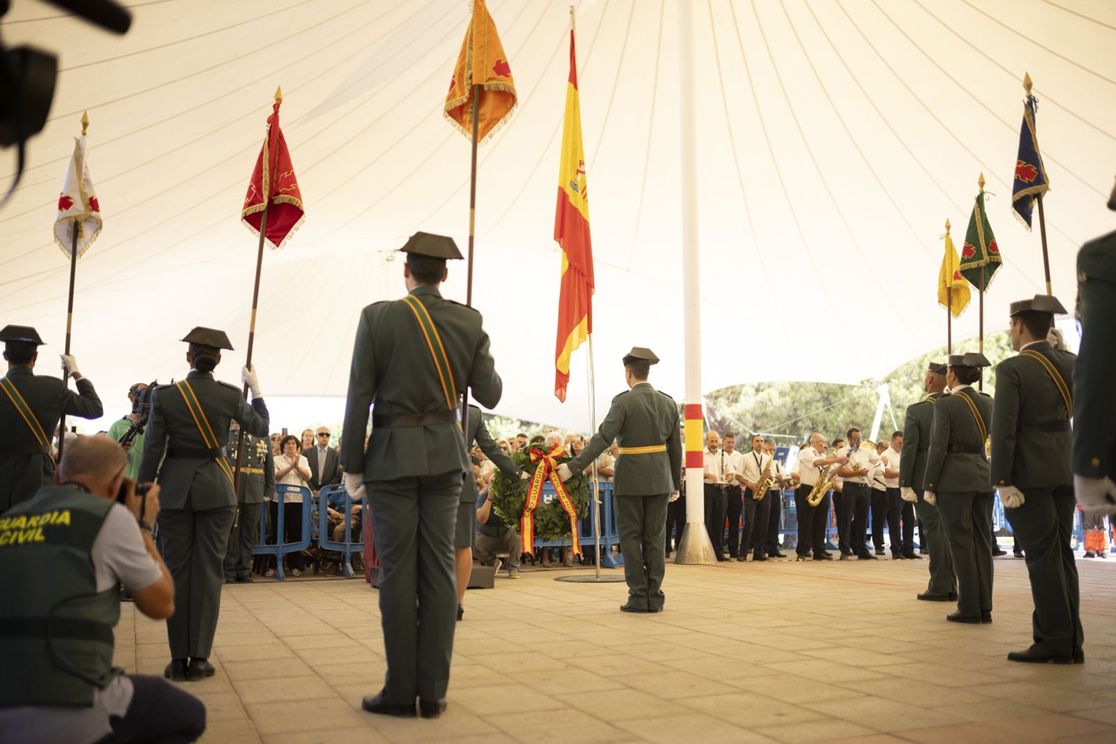 Imágenes de los actos de celebración de la festividad de la patrona de la Guardia Civil, la Virgen del Pilar.