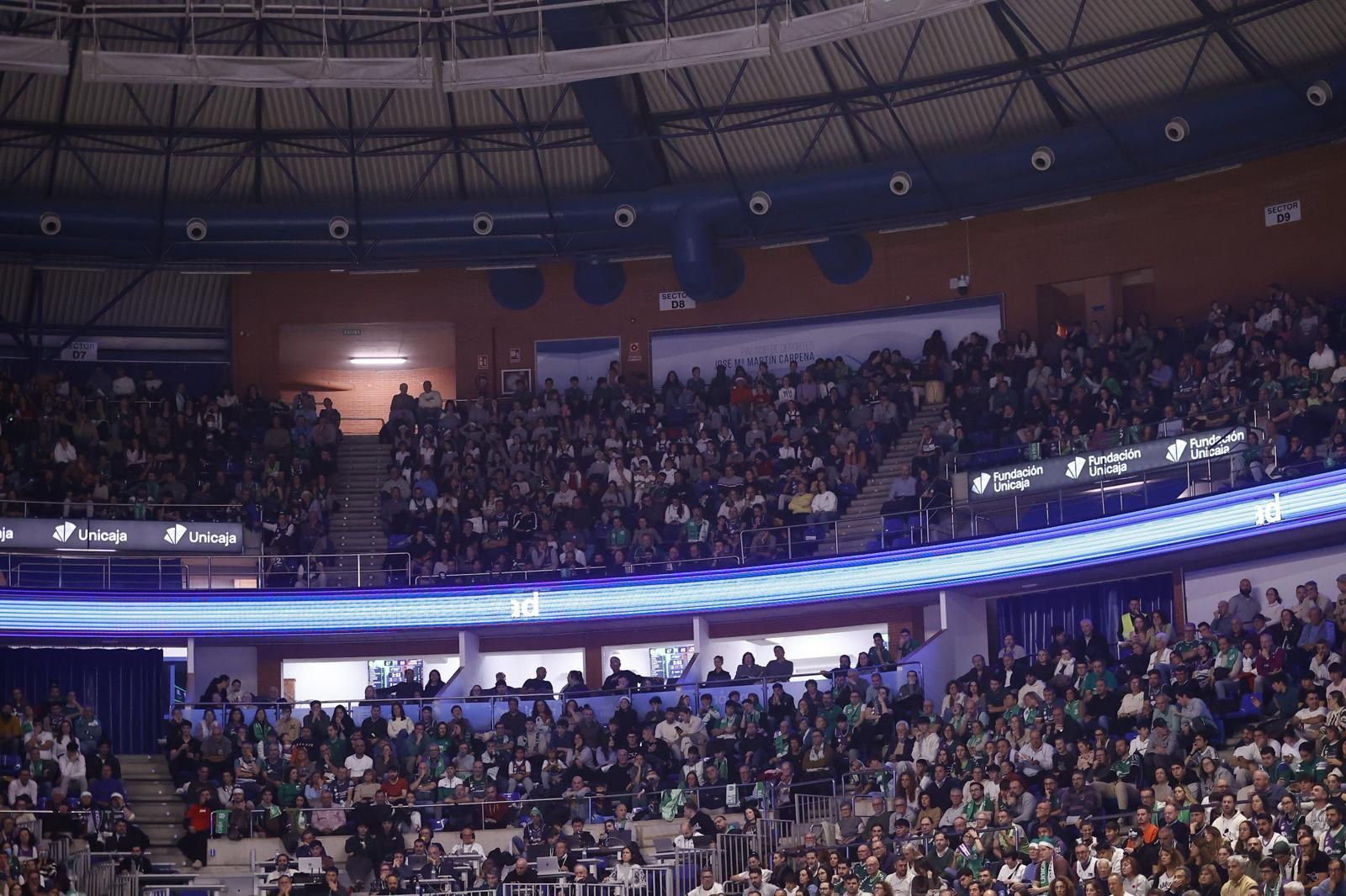 Búscate en las gradas del Carpena durante el Unicaja - Baskonia