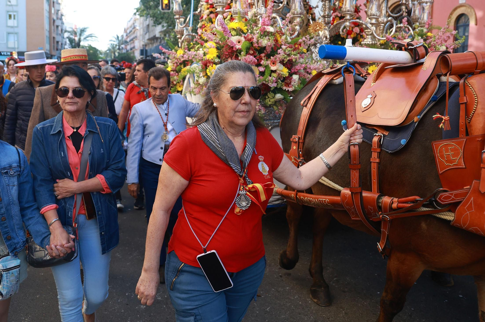 Las mejores imágenes de los peregrinos en la salida de Emigrantes