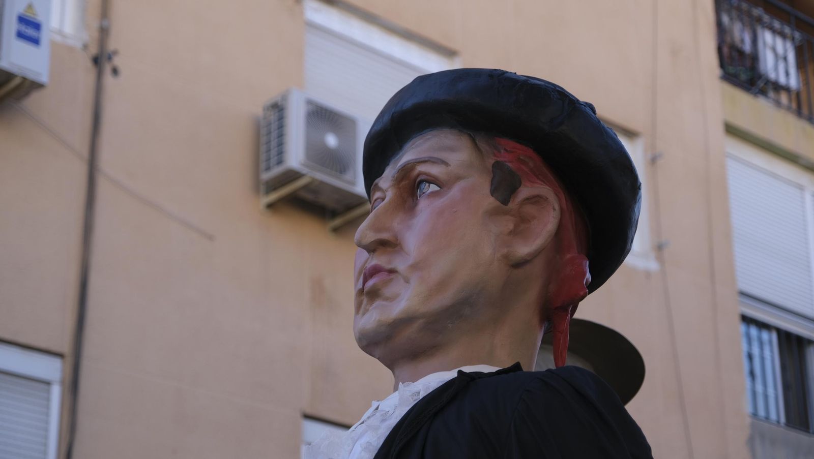 Gigantes y cabezudos en la Feria de Almería 2024, en imágenes