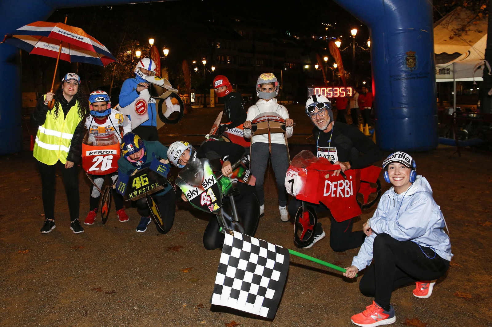 Las imágenes de los mejores disfraces en la Carrera de la Suerte de Granada