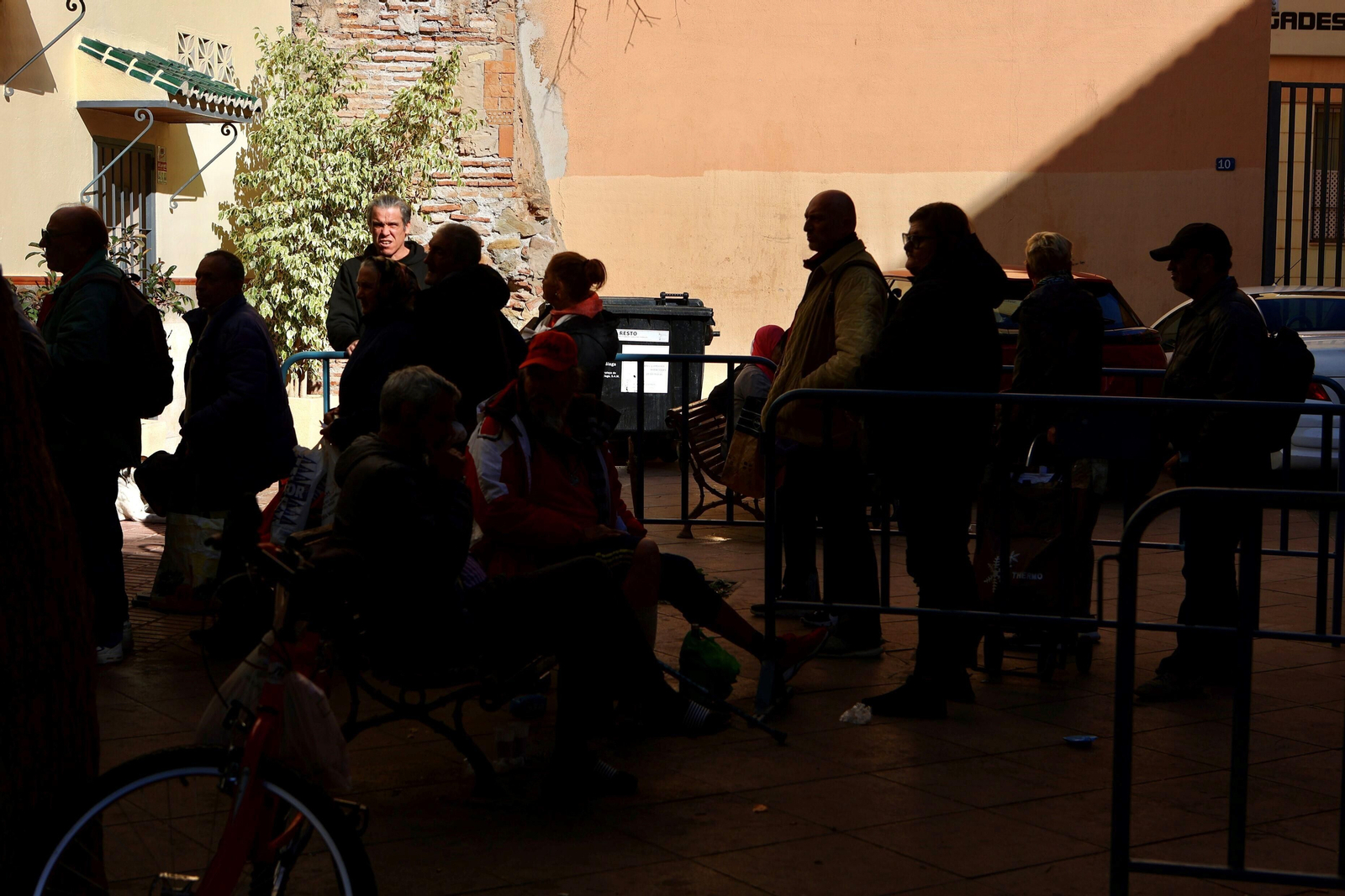 Las manos de la solidaridad en Málaga, en fotos