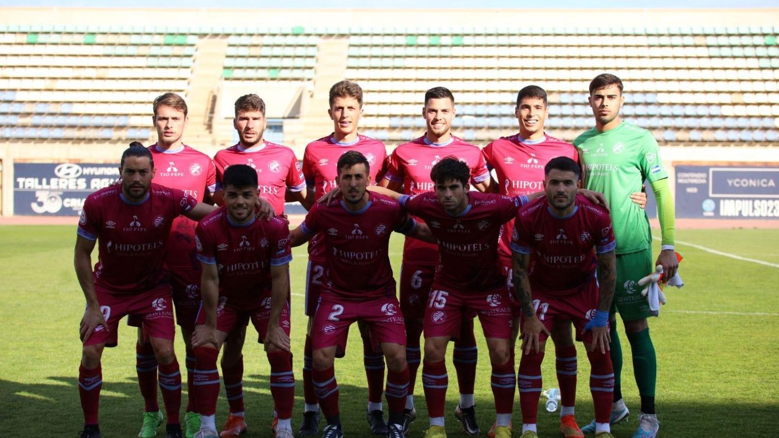 Once del Xerez DFC en Santo Domingo frente al Polideportivo El Ejido. Once del Xerez DFC en Santo Domingo frente al Polideportivo El Ejido.