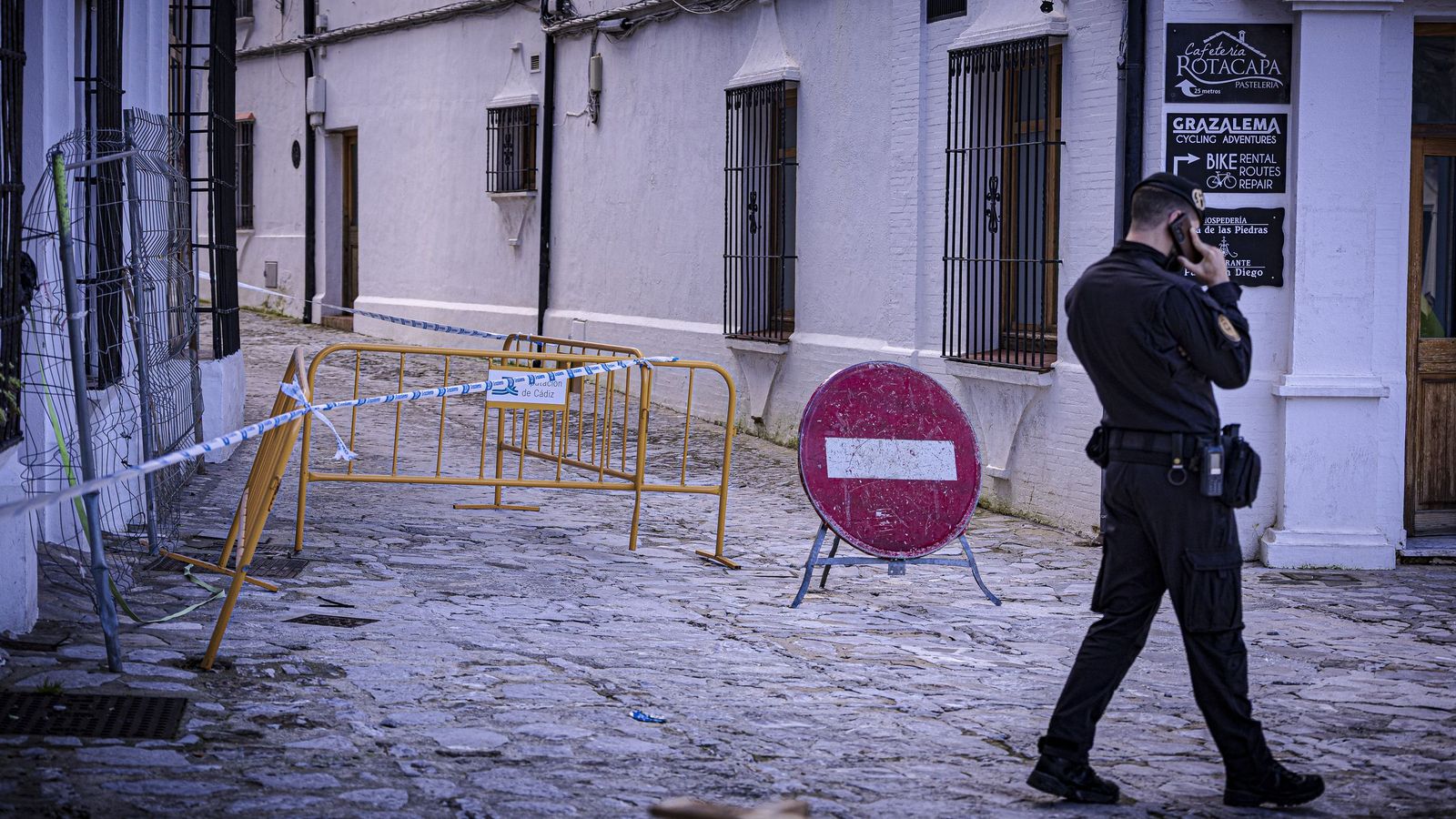 Las imágenes del retorno de los vecinos de Grazalema a sus casas después de once días desalojados
