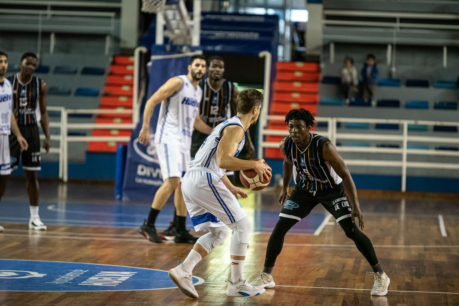 Partido entre el Huelva Comercio Viridis y Ciudad de Huelva.