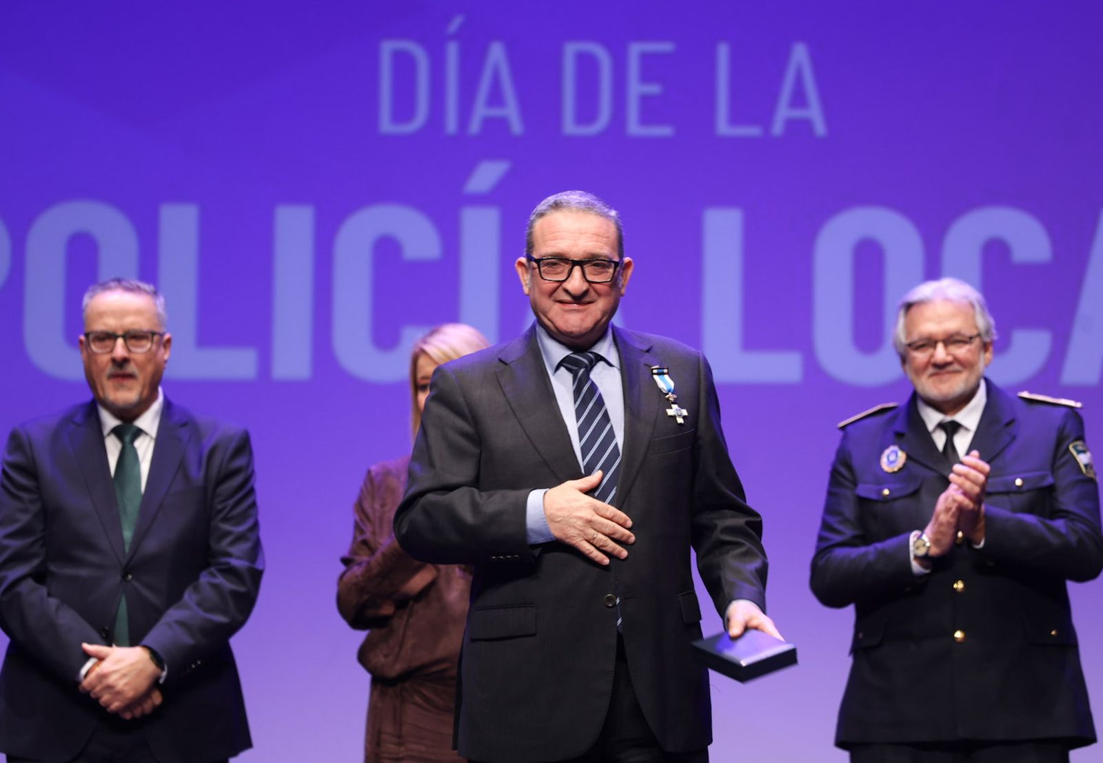 Fotografías de la entrega de honores y distinciones del Día de la Policía Local