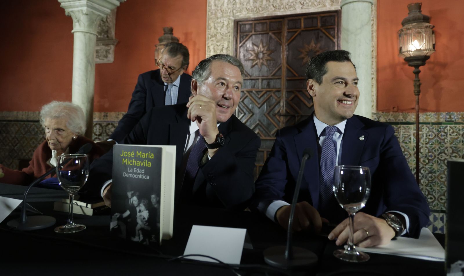 José María Michavila, junto a Juanma Moreno y María Asunción Milá, este miércoles en Sevilla.