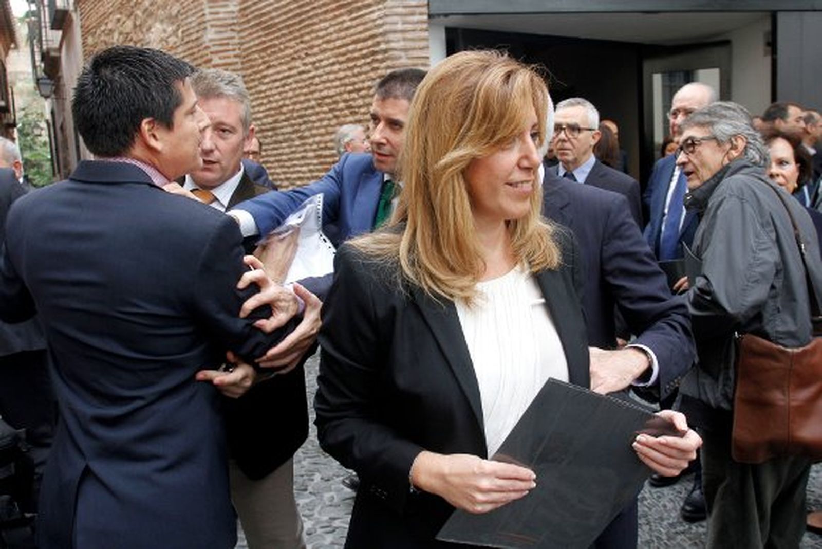 Susana Díaz acepta las disculpas de Bendodo por la protesta de los alcaldes del PP