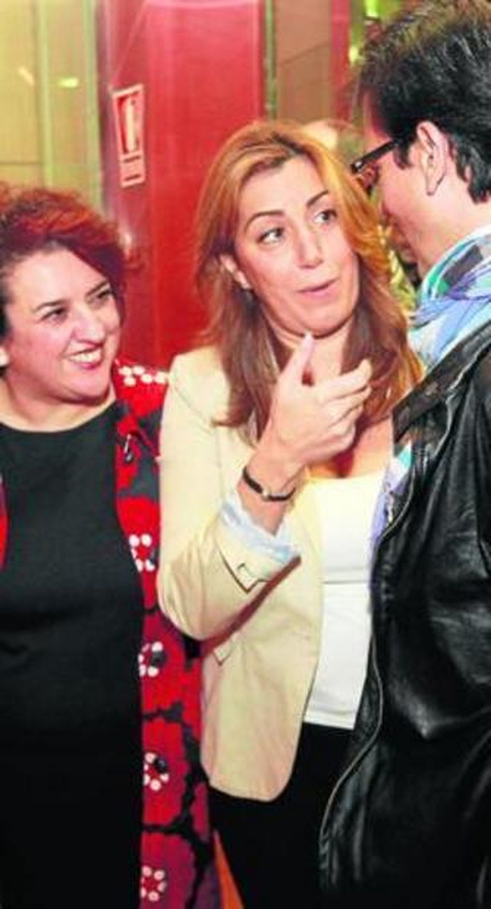 Cuenca en una foto de archivo con Susana Díaz y Teresa Jiménez.