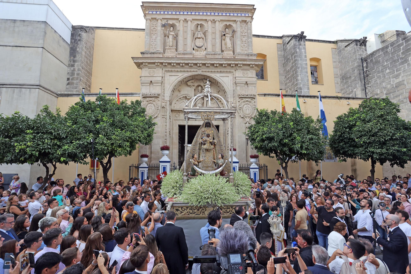 Imágenes de la procesión de La Patrona de Jerez