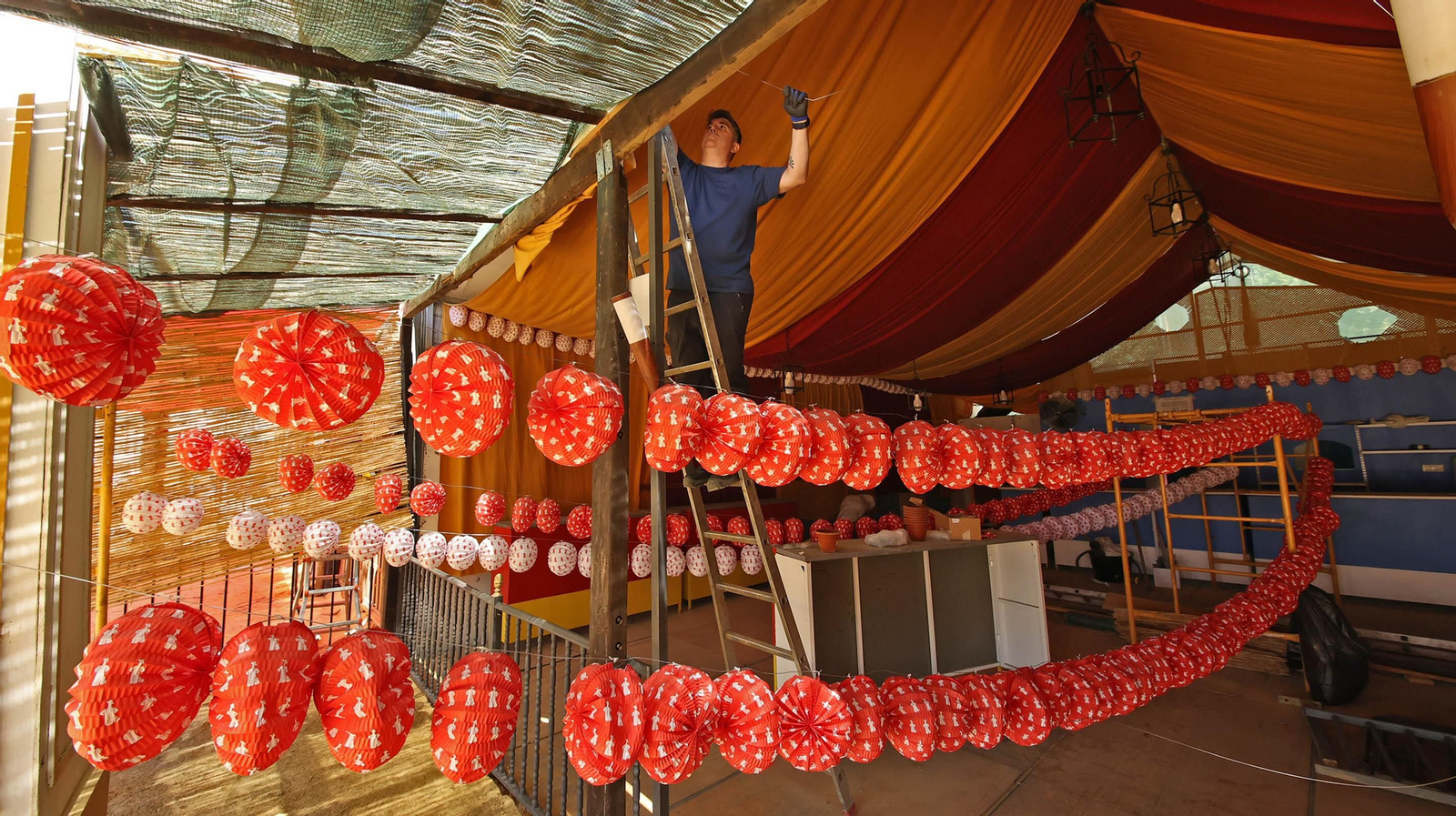 El montaje de la Feria de Jerez va a buen ritmo