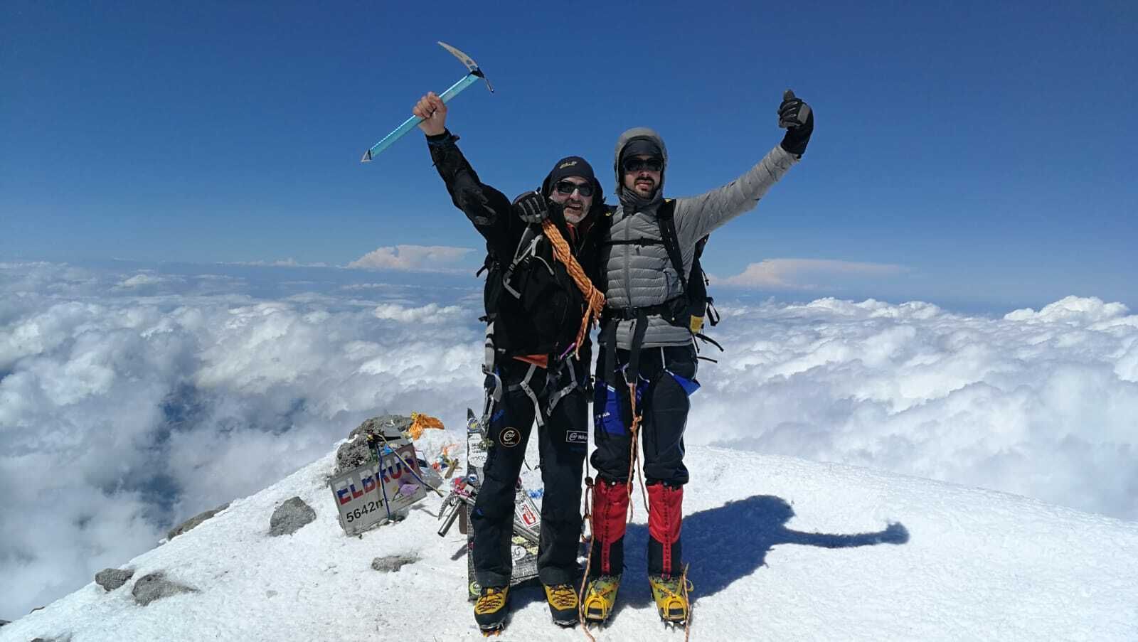 Expedición al monte Elbrus, el pico más alto de Europa