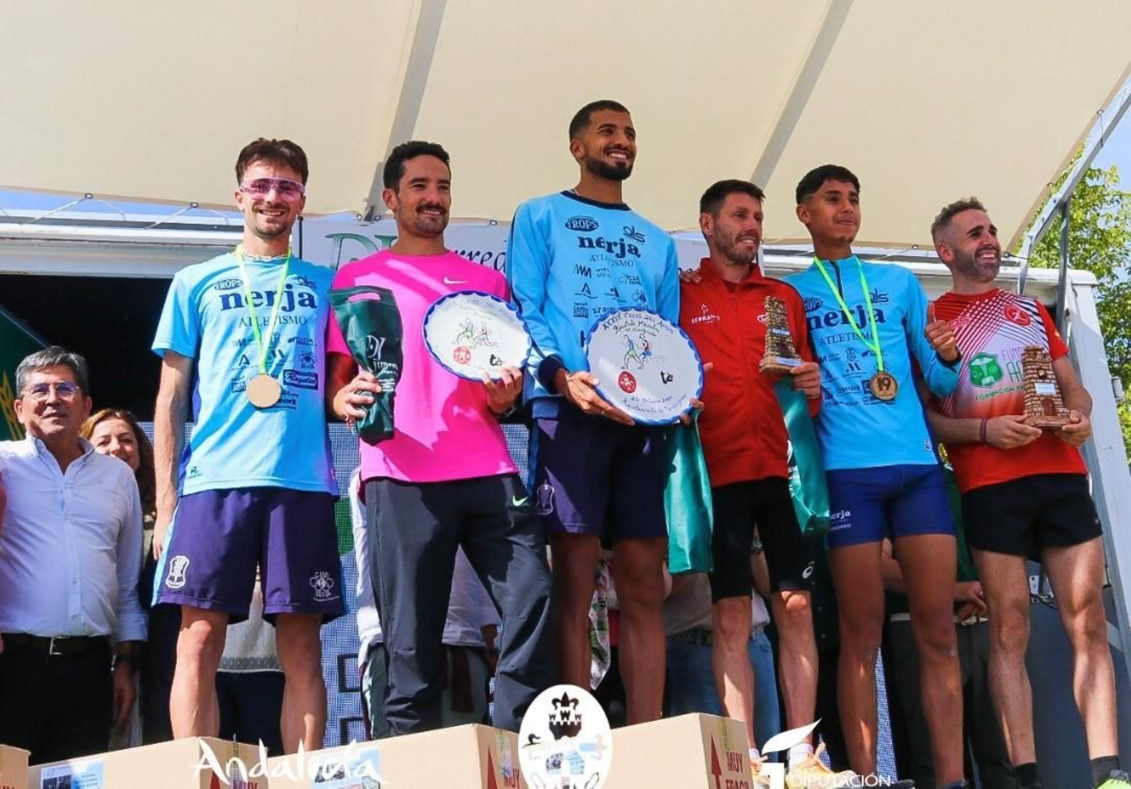 Zakaria Boufaljat, en lo más alto del podio de la cita tosiriana.