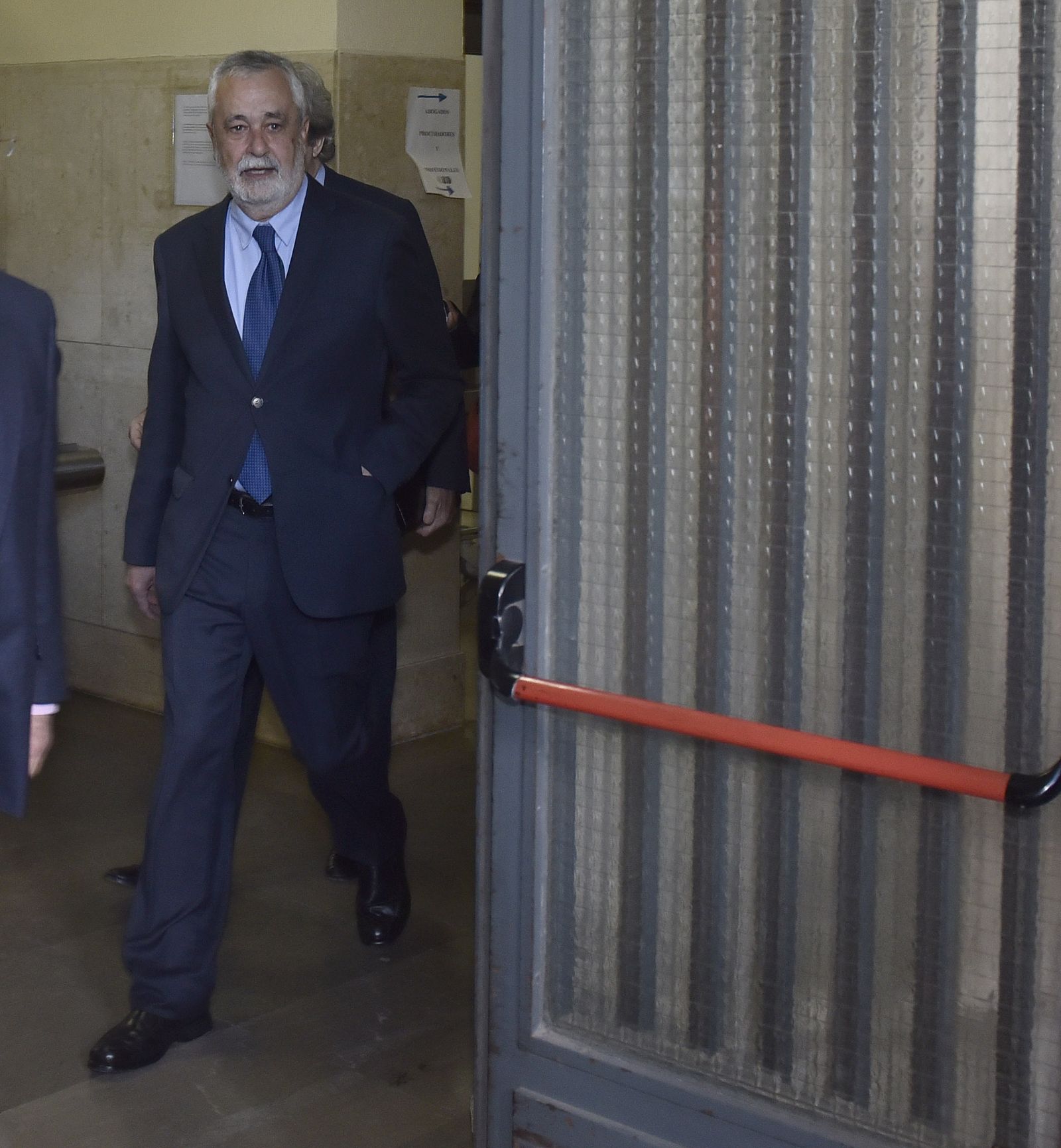 El ex presidente de la Junta José Antonio Griñán, en los juzgados de Sevilla.