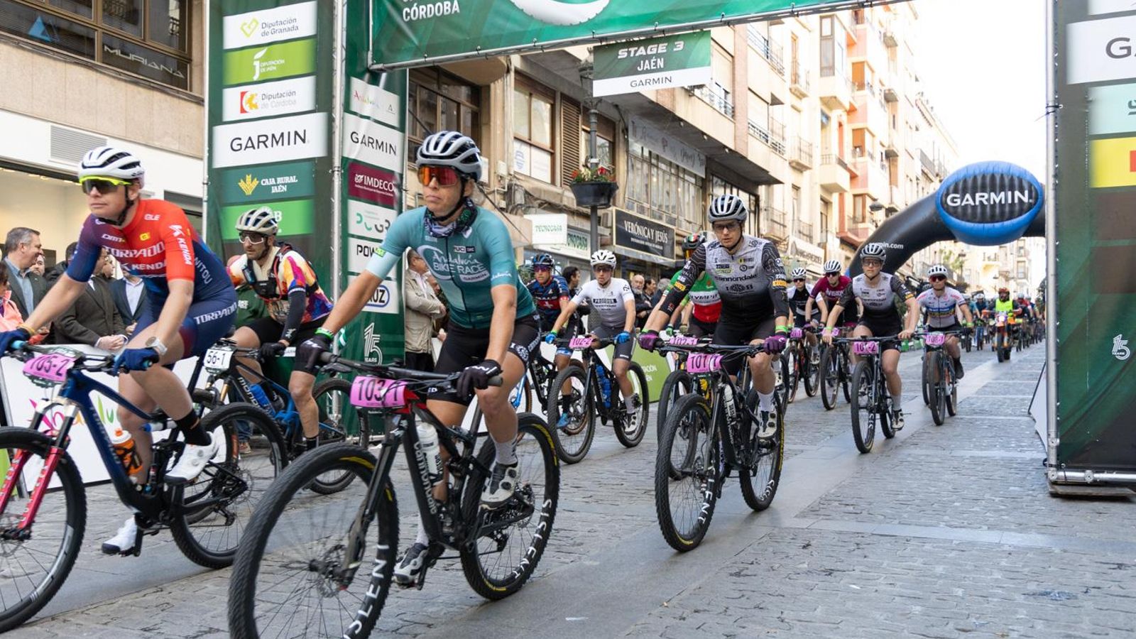 En imágenes: la Andalucía Bike Race llega a Jaén en su tercera etapa