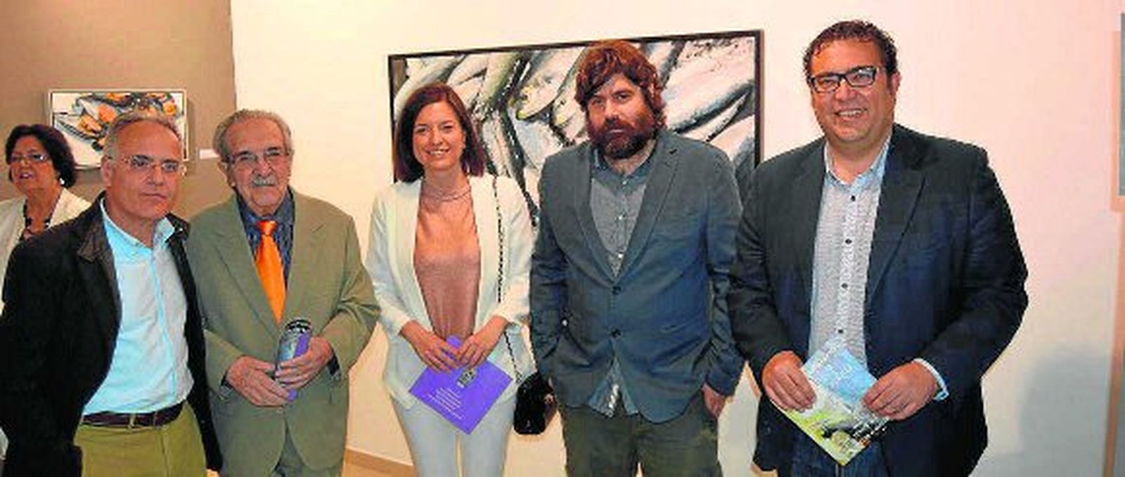 El comisario de la exposición Juan Antonio Lobato, el pintor Ángel Torres Aléu, Patricia Cavada, Pepe Baena y Jaime Armario.

Foto: Ignacio Casas de Ciria
