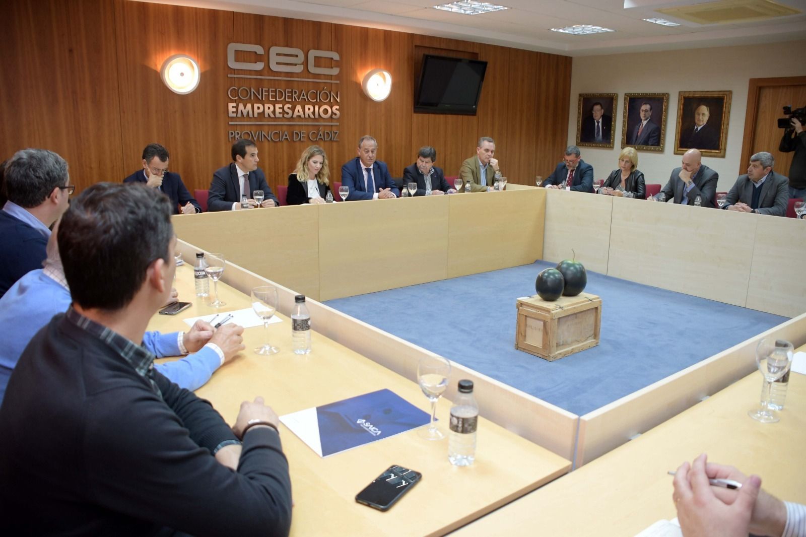 Reunión de los parlamentarios del PP con el Consejo Empresarial Aeronáutico de Cádiz.