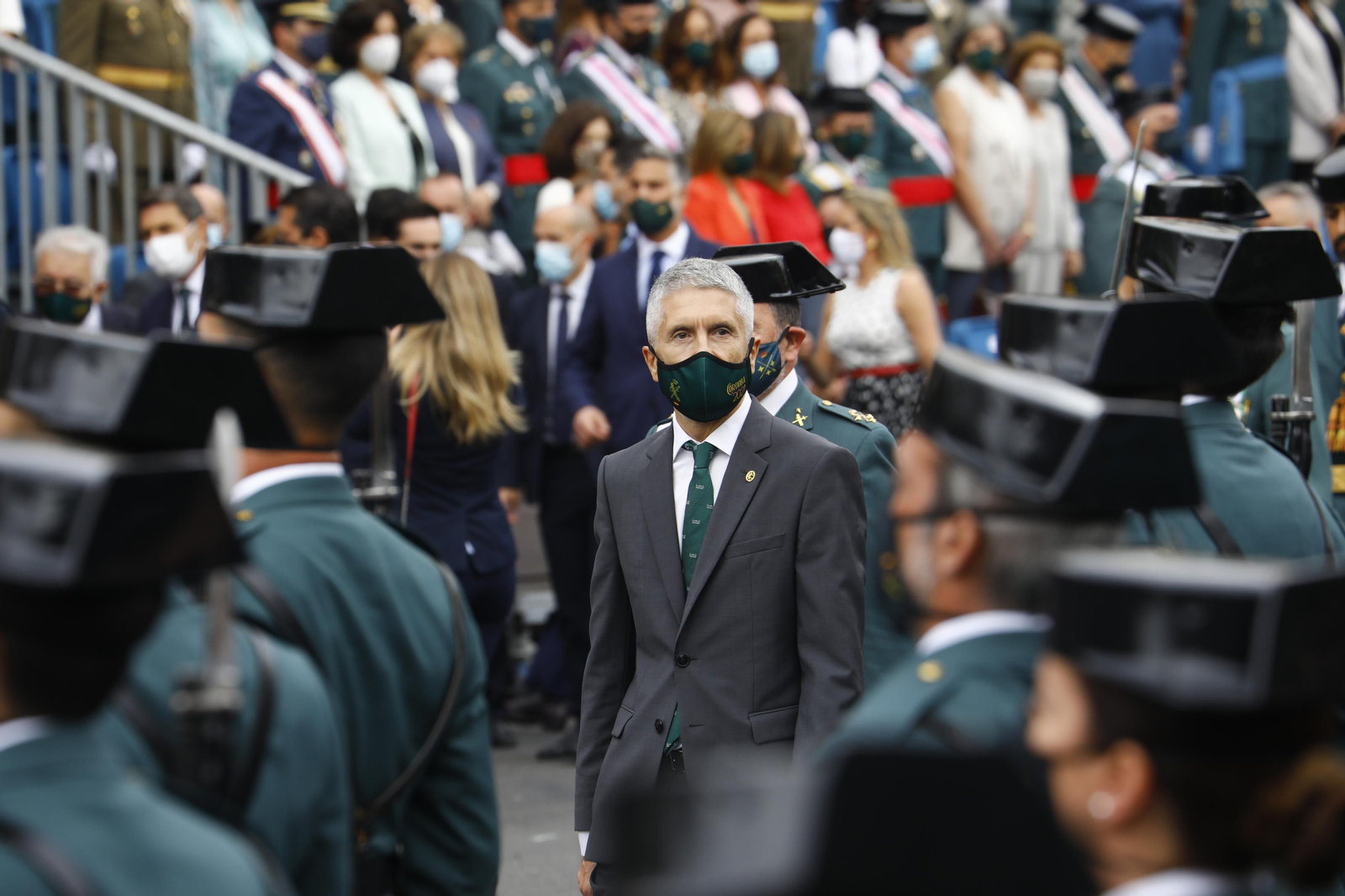 El desfile por la celebración de la semana de la Guardia Civil en Córdoba, en fotografías