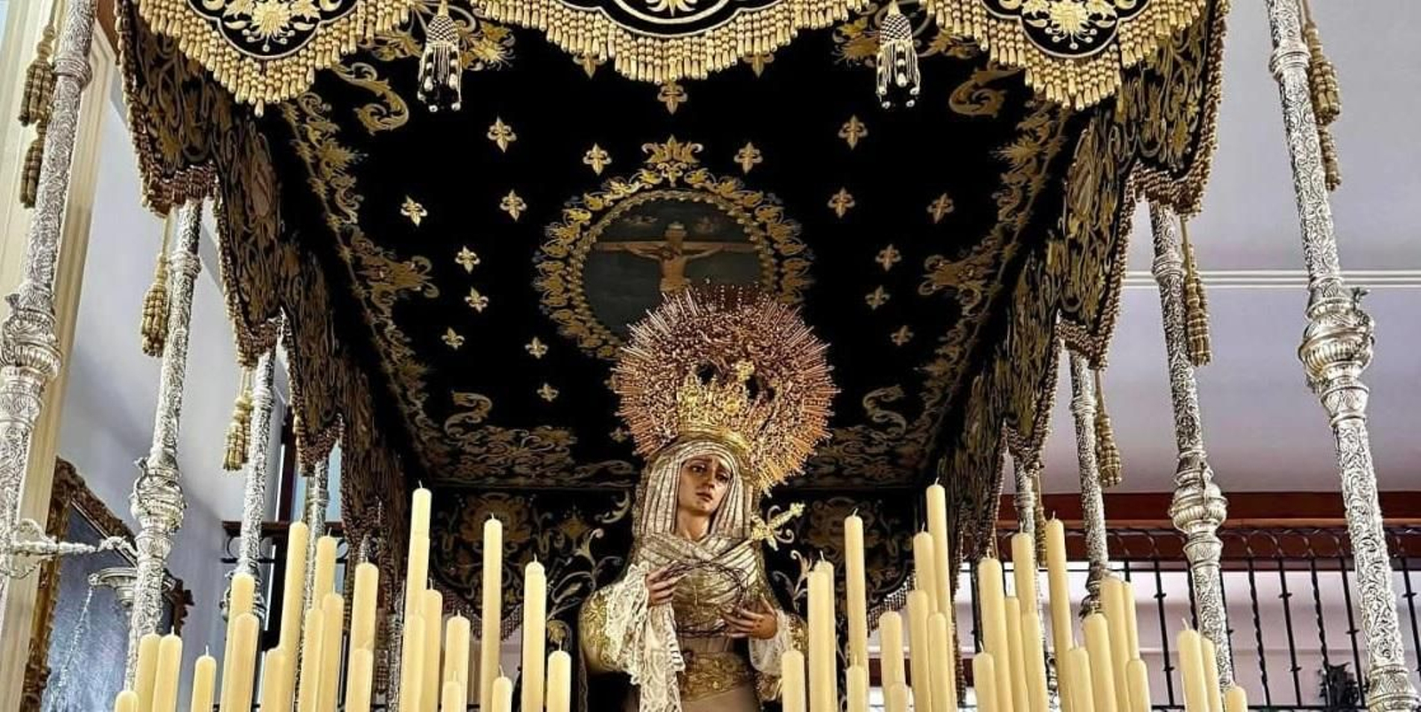 La Virgen de la Soledad, bajo palio.