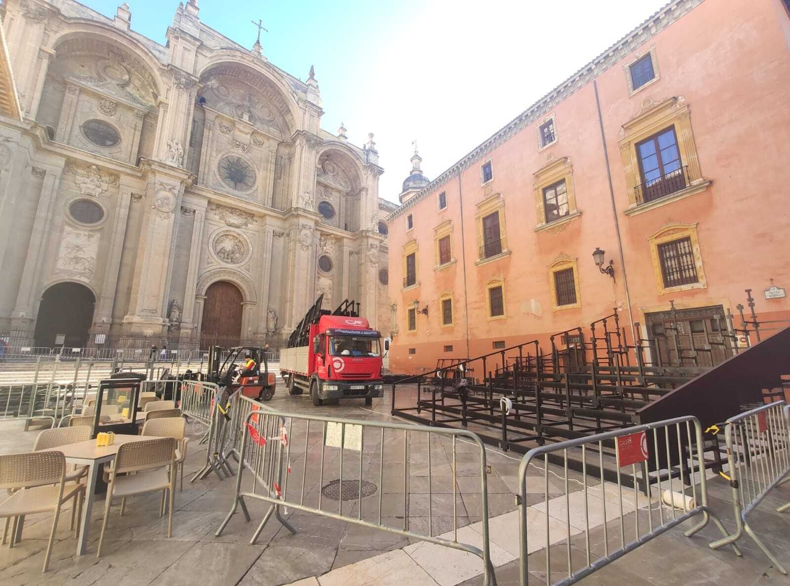 Primeras estructuras de las gradas de la plaza de las Pasiegas de Granada