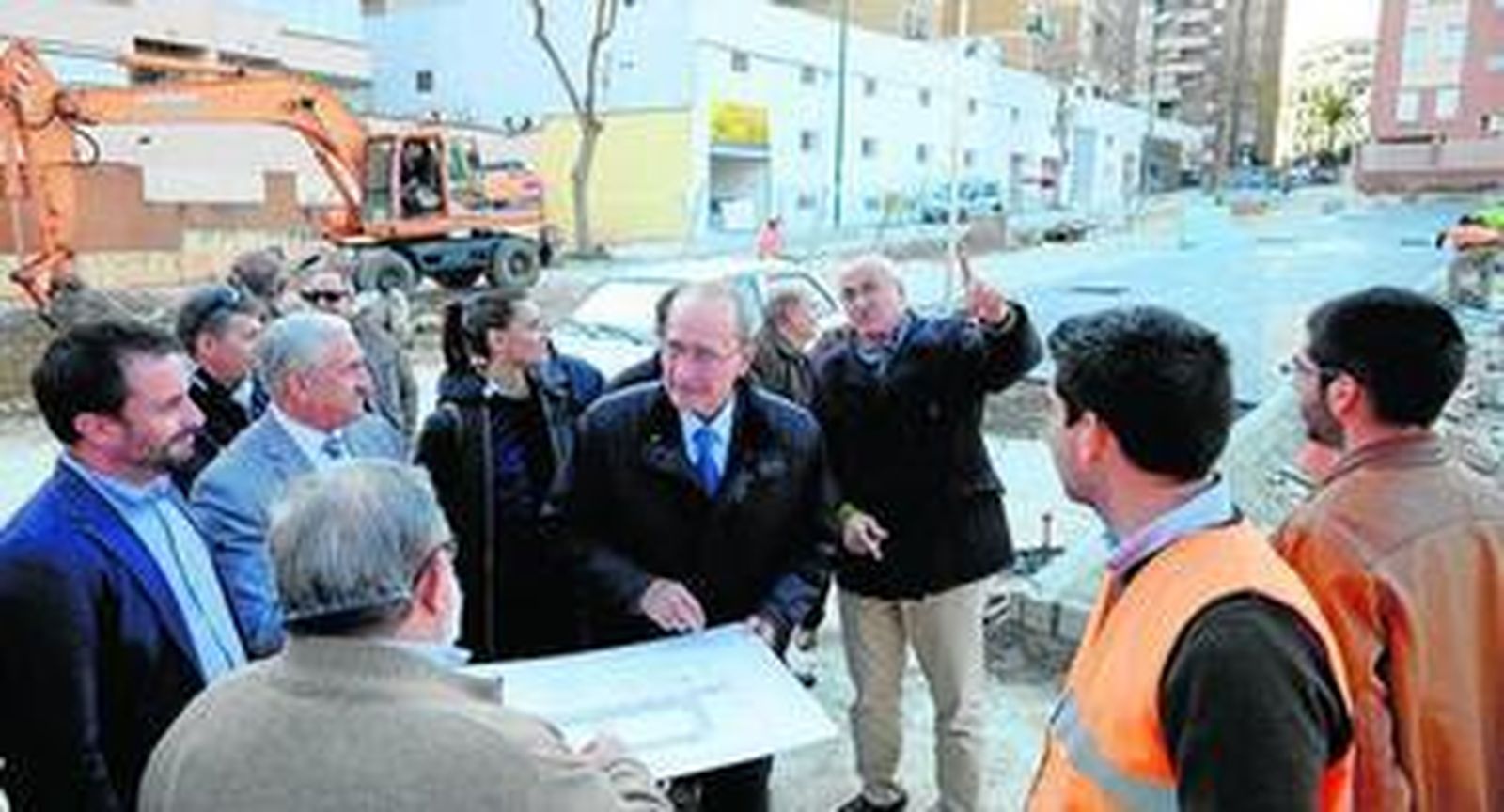 De la Torre, en la visita que realizó a las obras de la calle México.