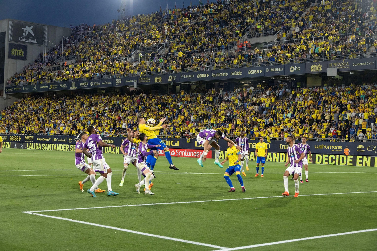 Todas las imágenes del Cádiz C.F.-Valladolid en el Nuevo Mirandilla