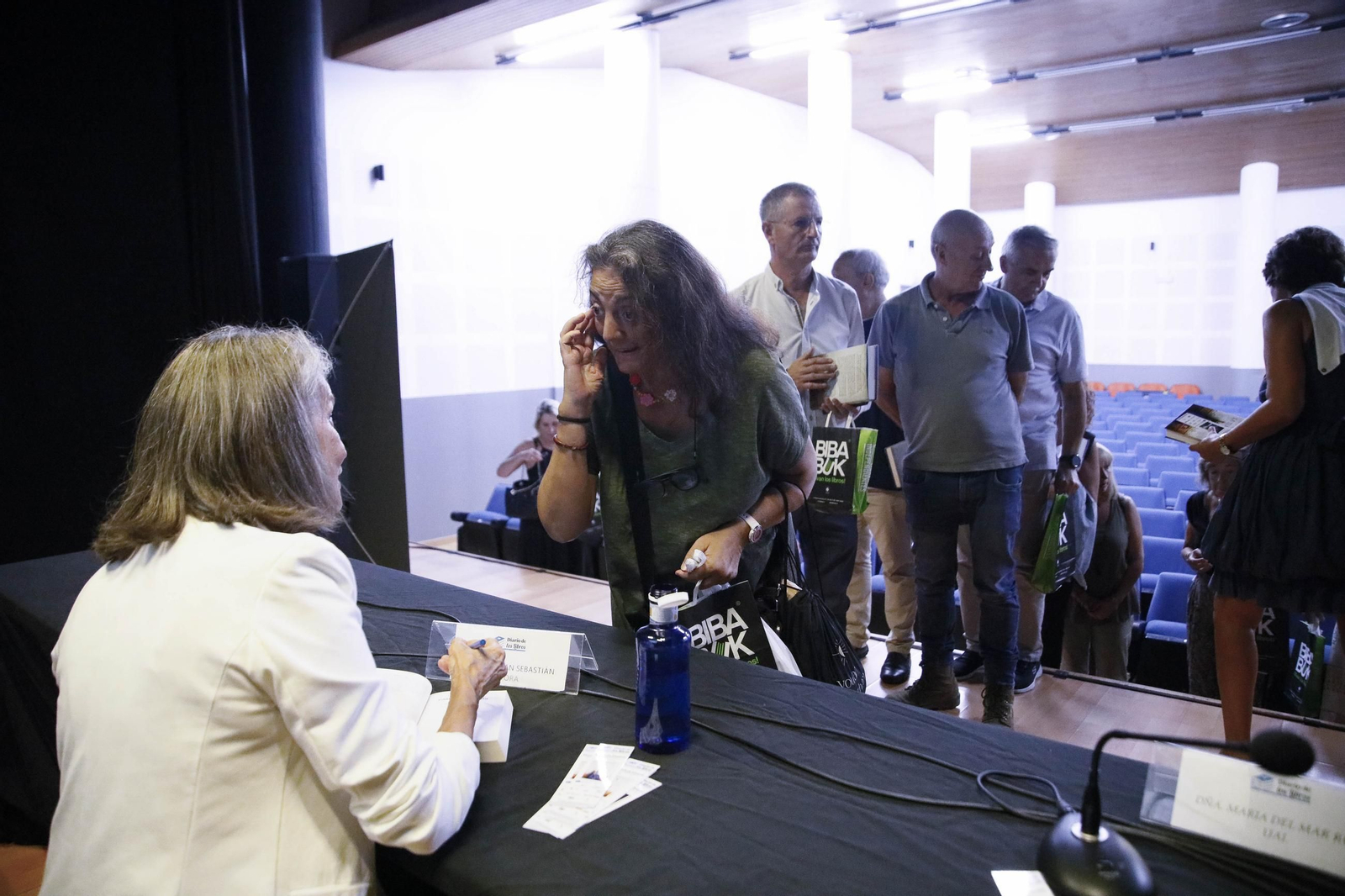 Las imágenes del diario de los libros con Isabel San Sebastián