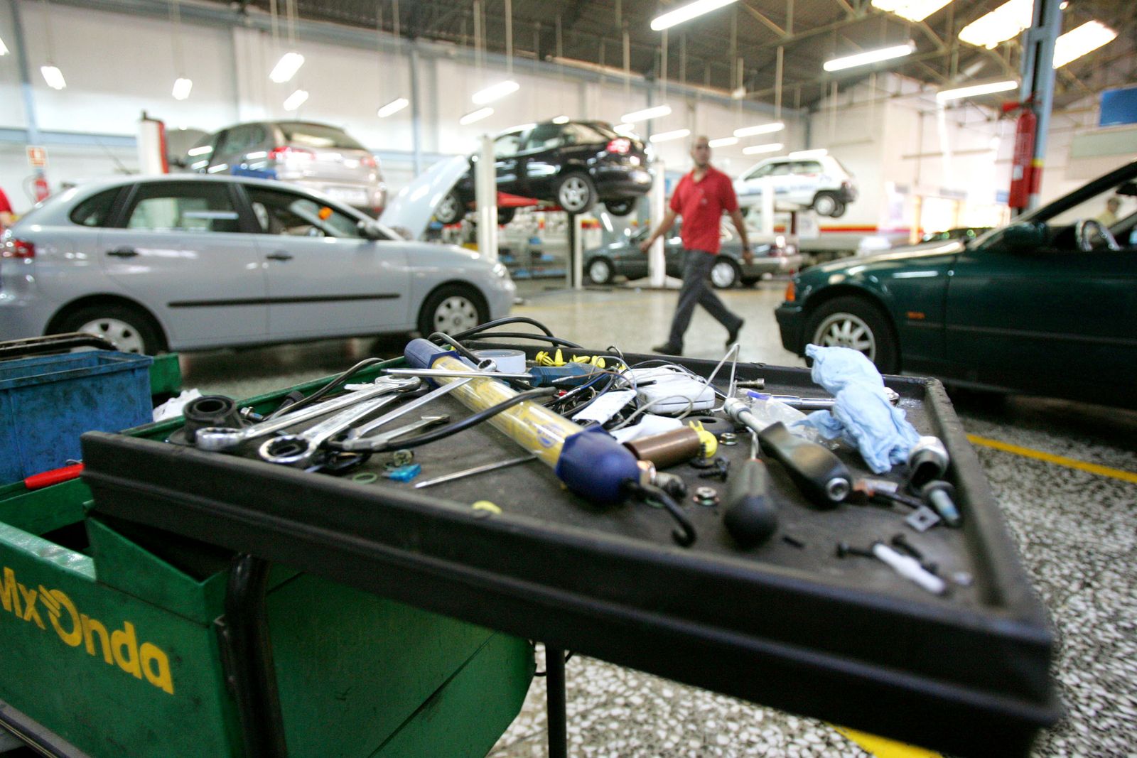 Actividad en un taller mecánico.