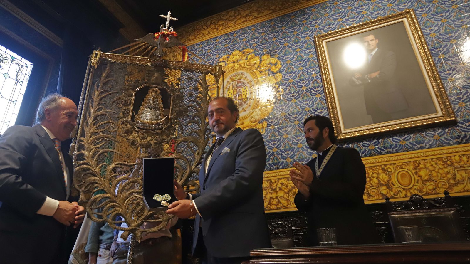 Entrega de la Medalla de la ciudad a la hermandad del Rocío de Algeciras