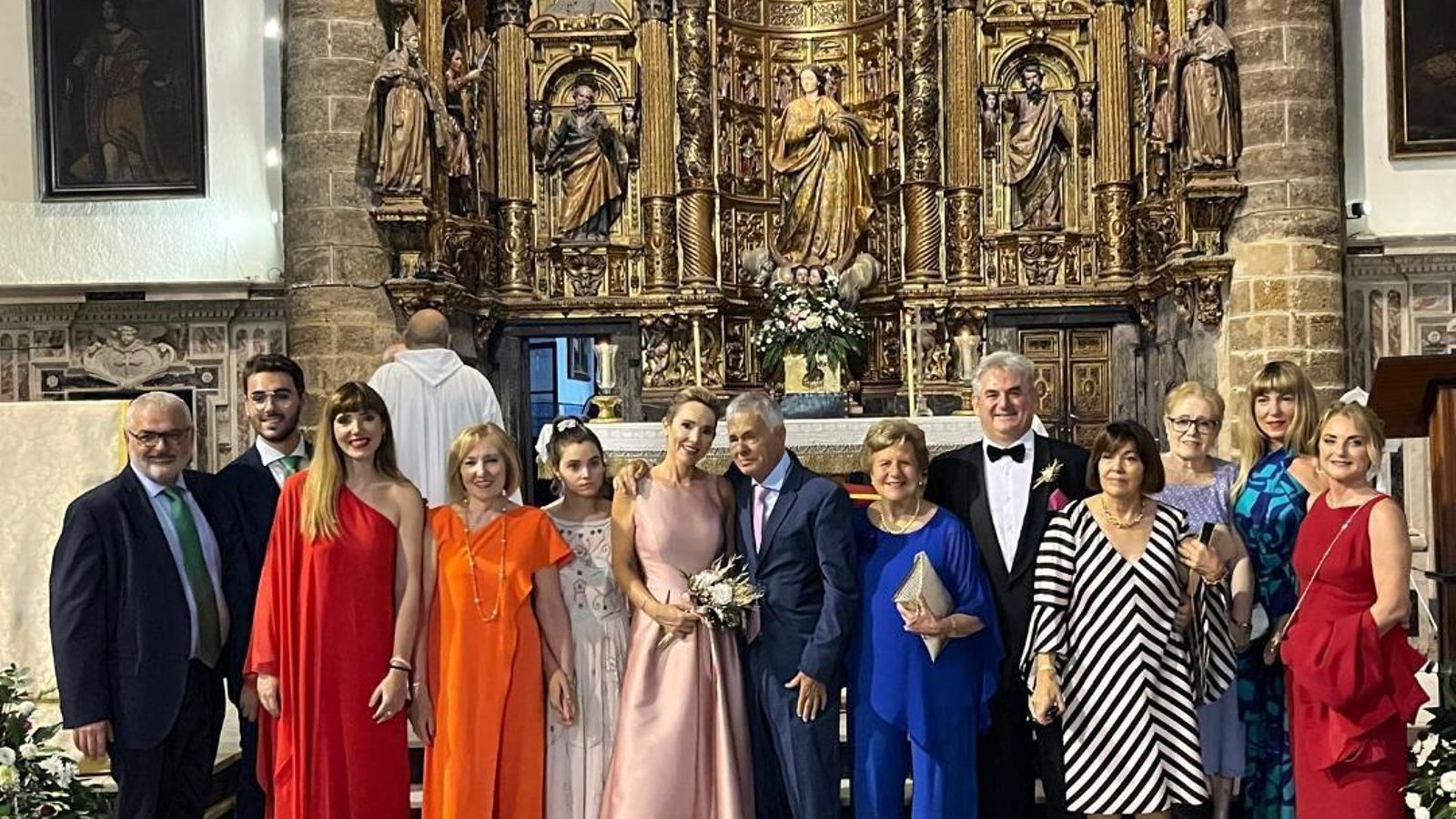 Manuel y José Luis Ortiz, Isabel Gener, Miluca Rodríguez, Susana Ortiz, Susana Gener, Marina Gener, Milagrosa Miranda, José Luis Ortiz, Milagros Sanz, Isabel Rodríguez, Begoña Gener y Mila Ortiz.