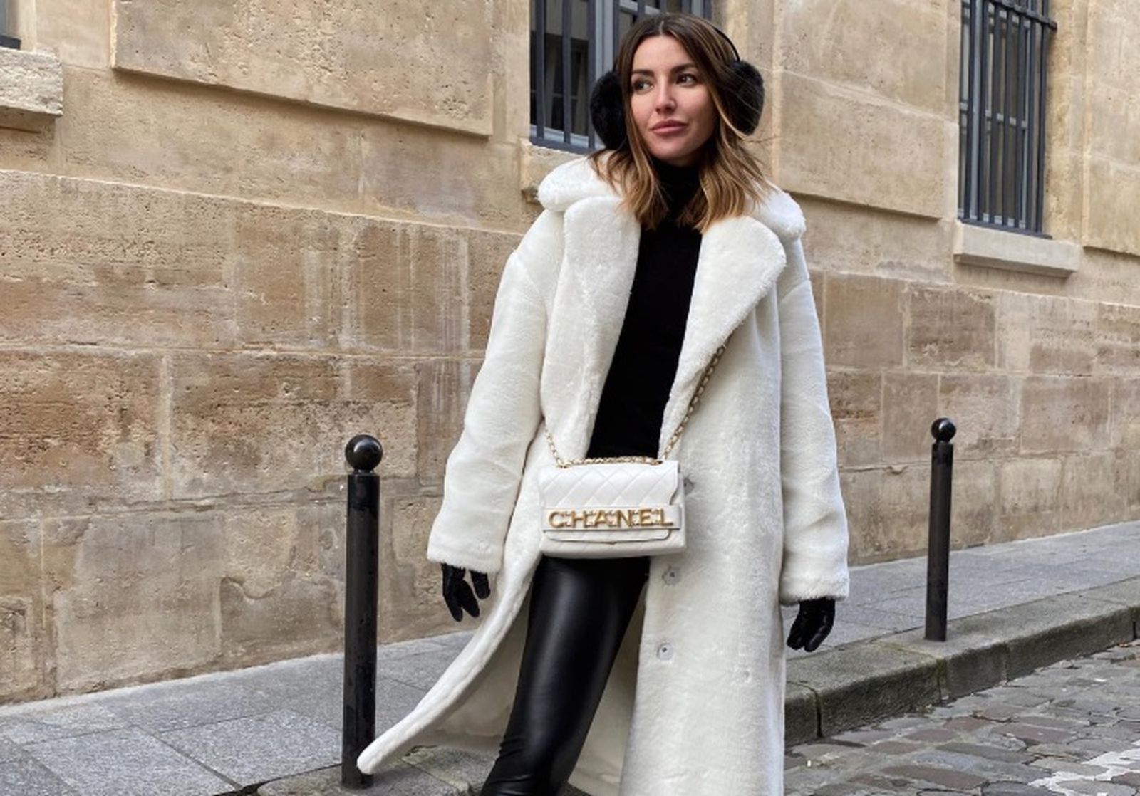 Los abrigos de pelo, además de ser tendencia, resultan calentitos, elegantes y muy fáciles de combinar.